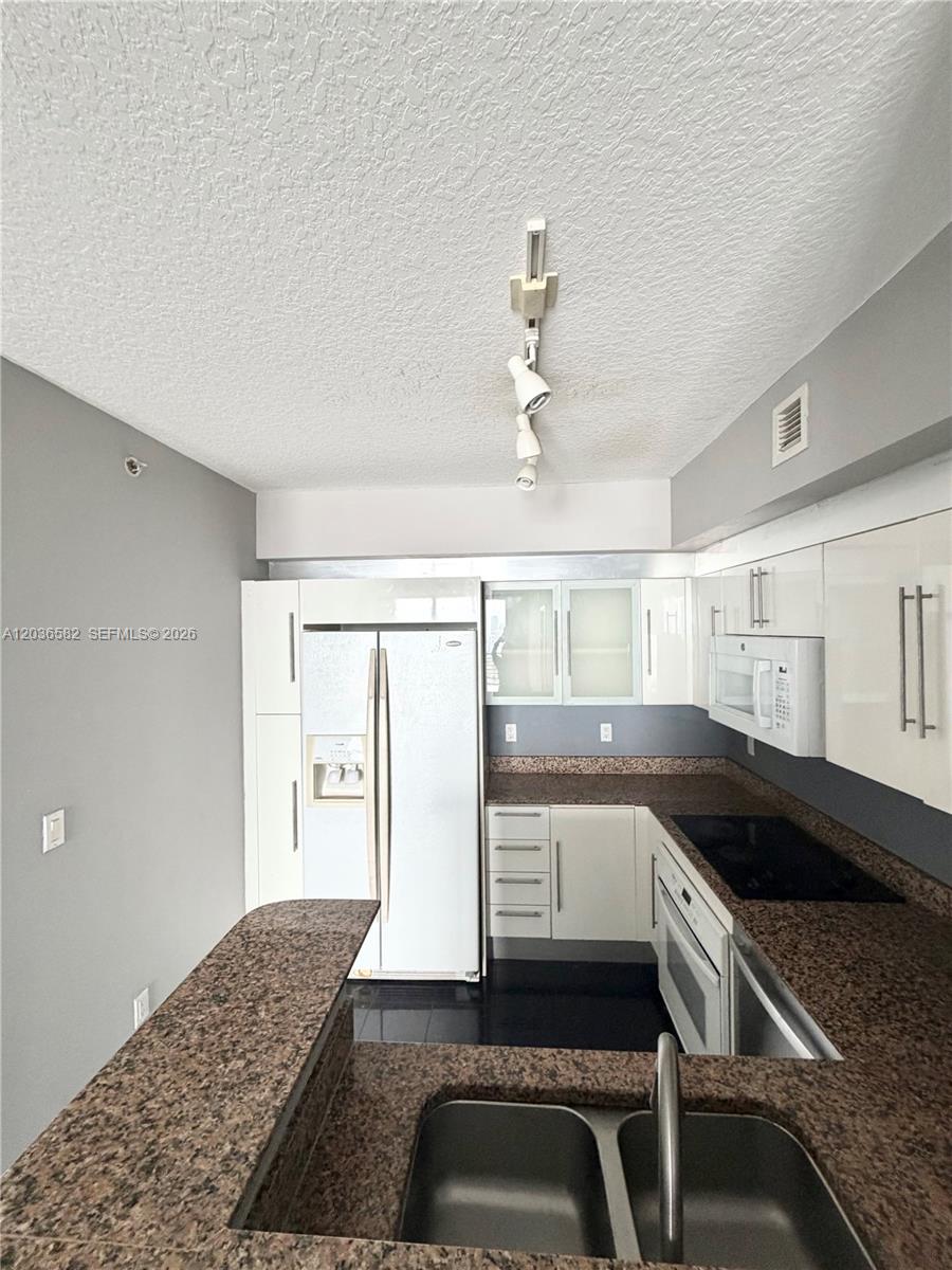 335 Biscayne Boulevard 4200 Property Photo 15