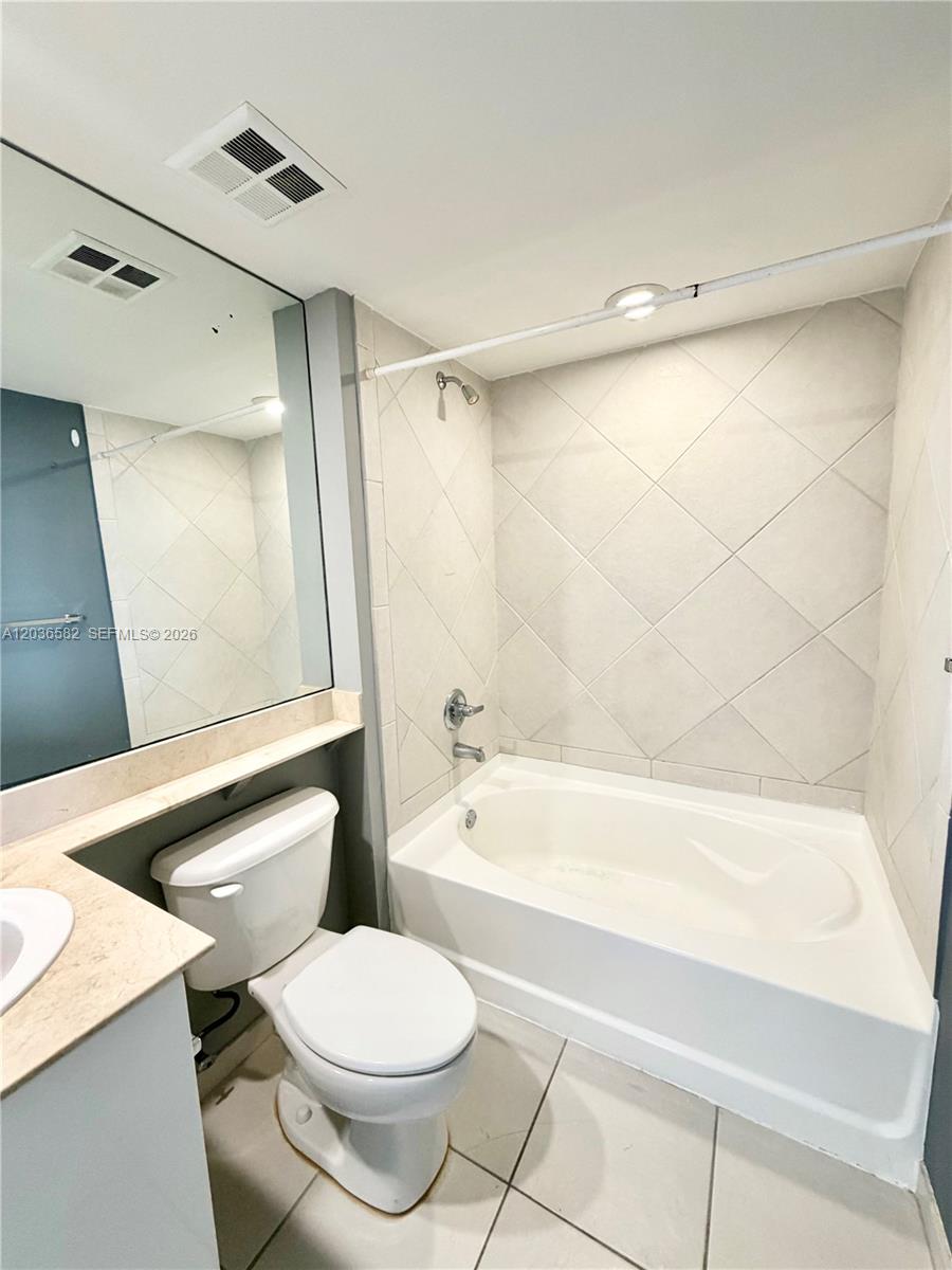 335 Biscayne Boulevard 4200 Property Photo 31