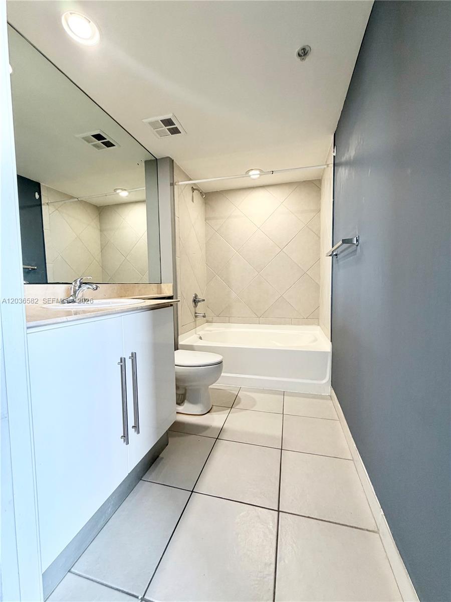 335 Biscayne Boulevard 4200 Property Photo 32