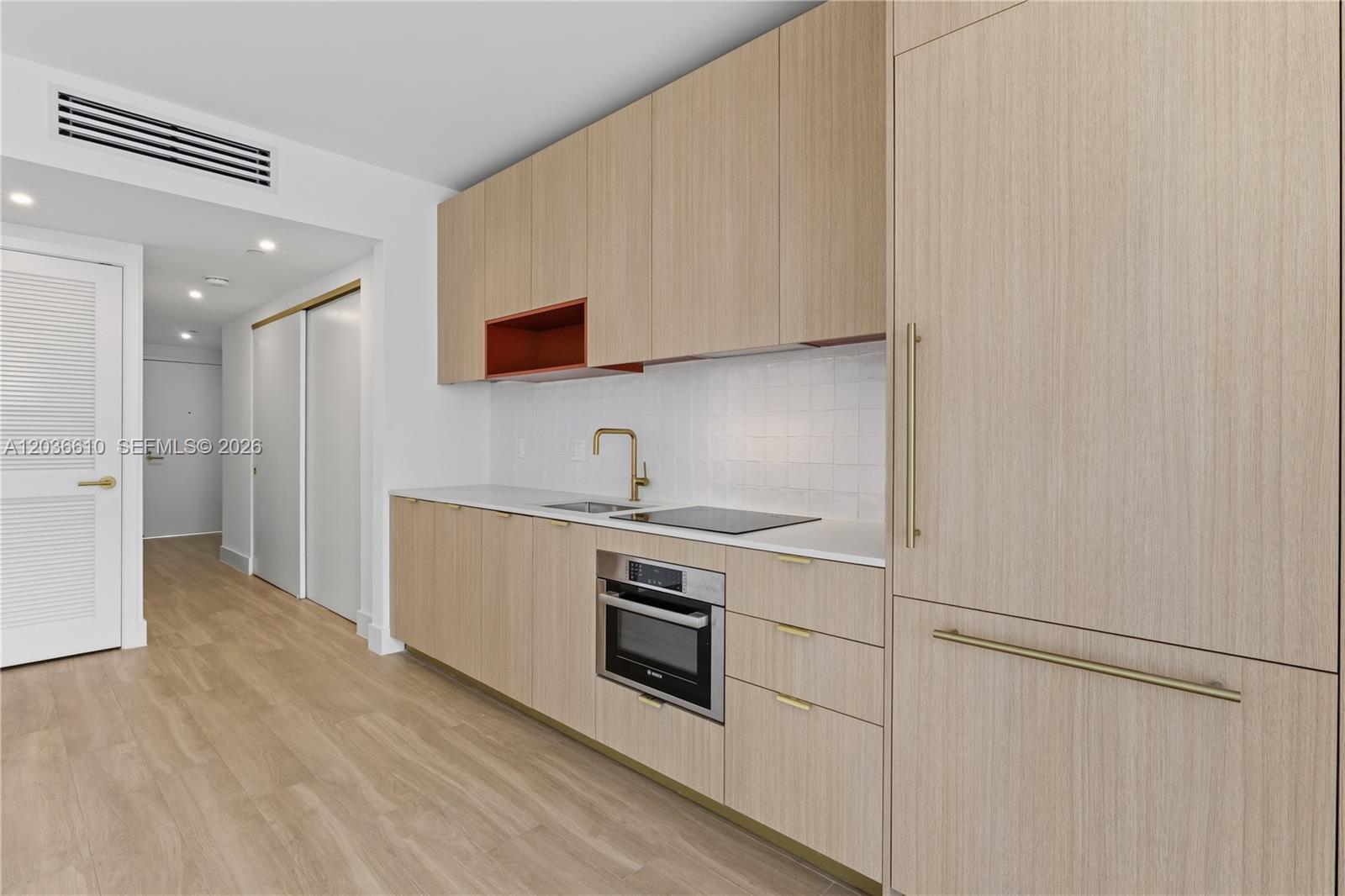 90 Ne 32 1014 Property Photo 6