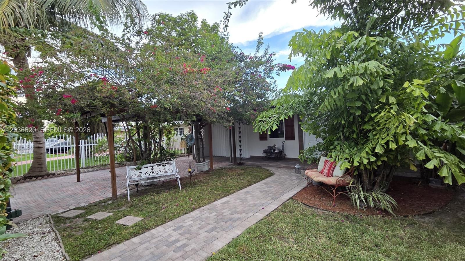 3511 Sw 105th Court Property Photo 4