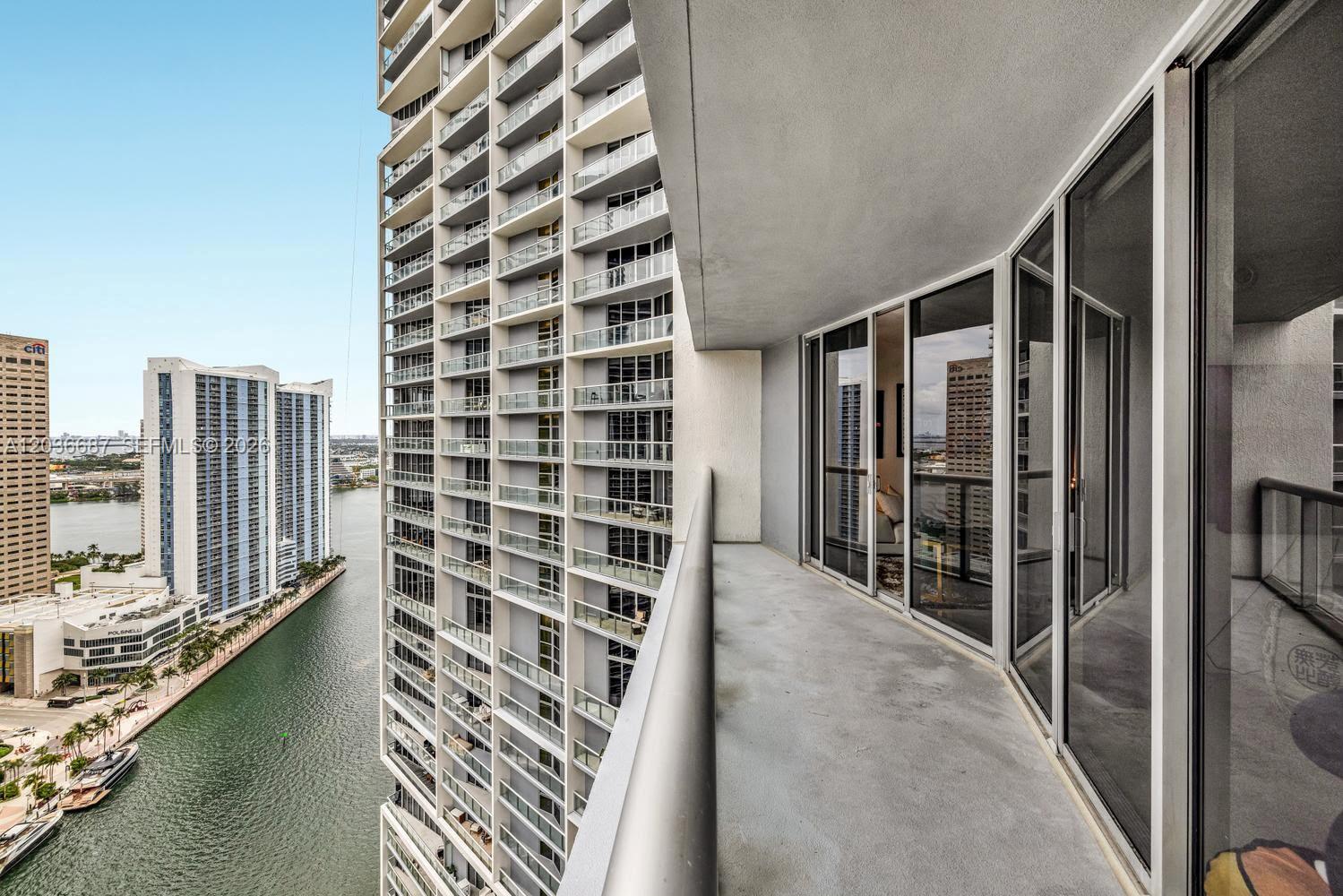 475 Brickell Avenue 3214 Property Photo 2