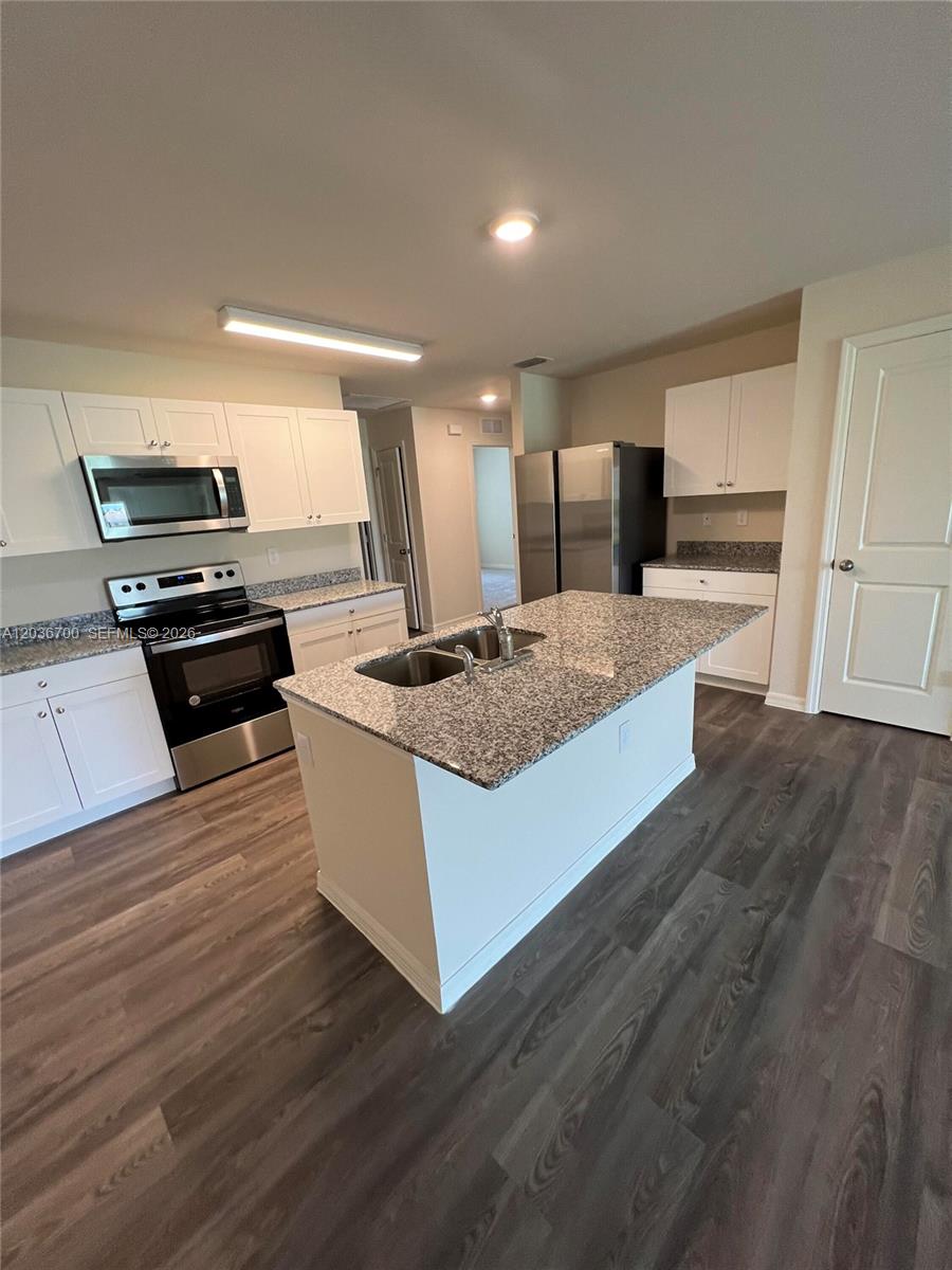 9114 Aegean Circle Property Photo 6