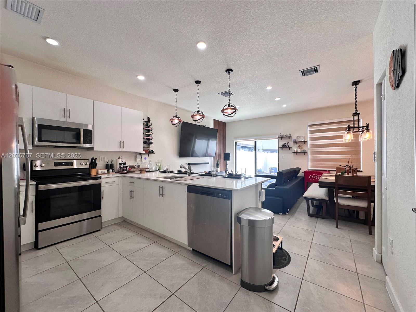 A12036767 Property Photo 6