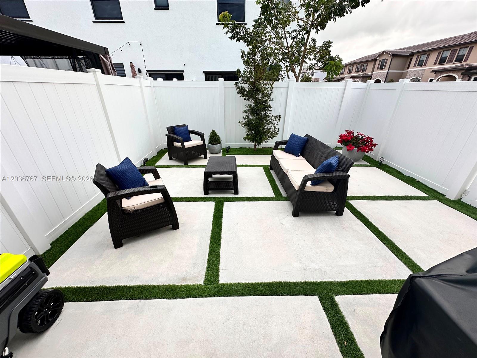 A12036767 Property Photo 15