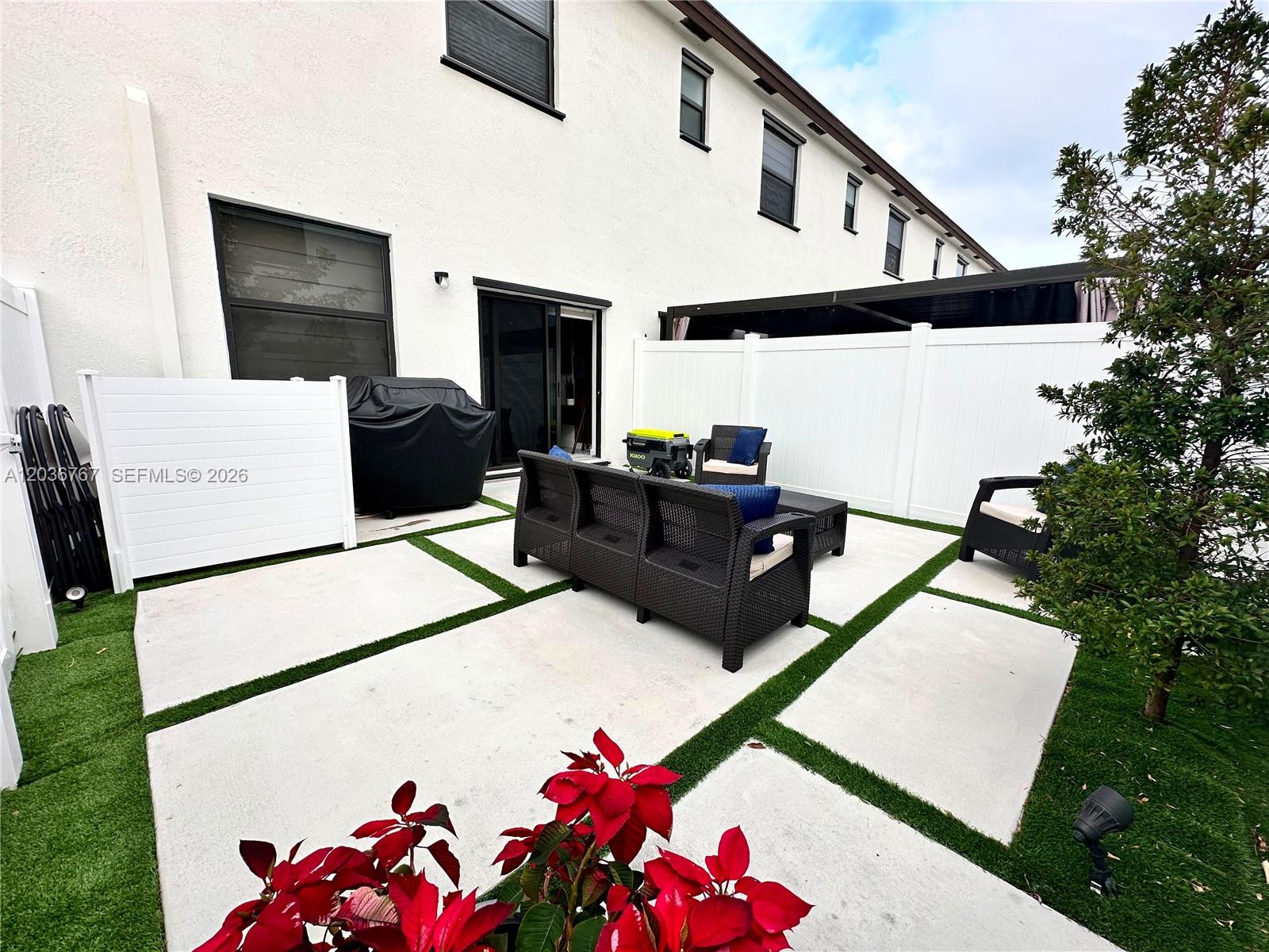 A12036767 Property Photo 16