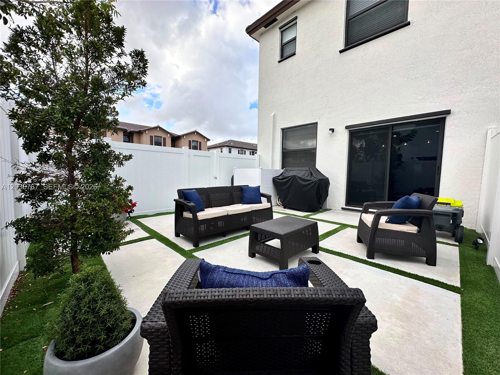 A12036767 Property Photo 17