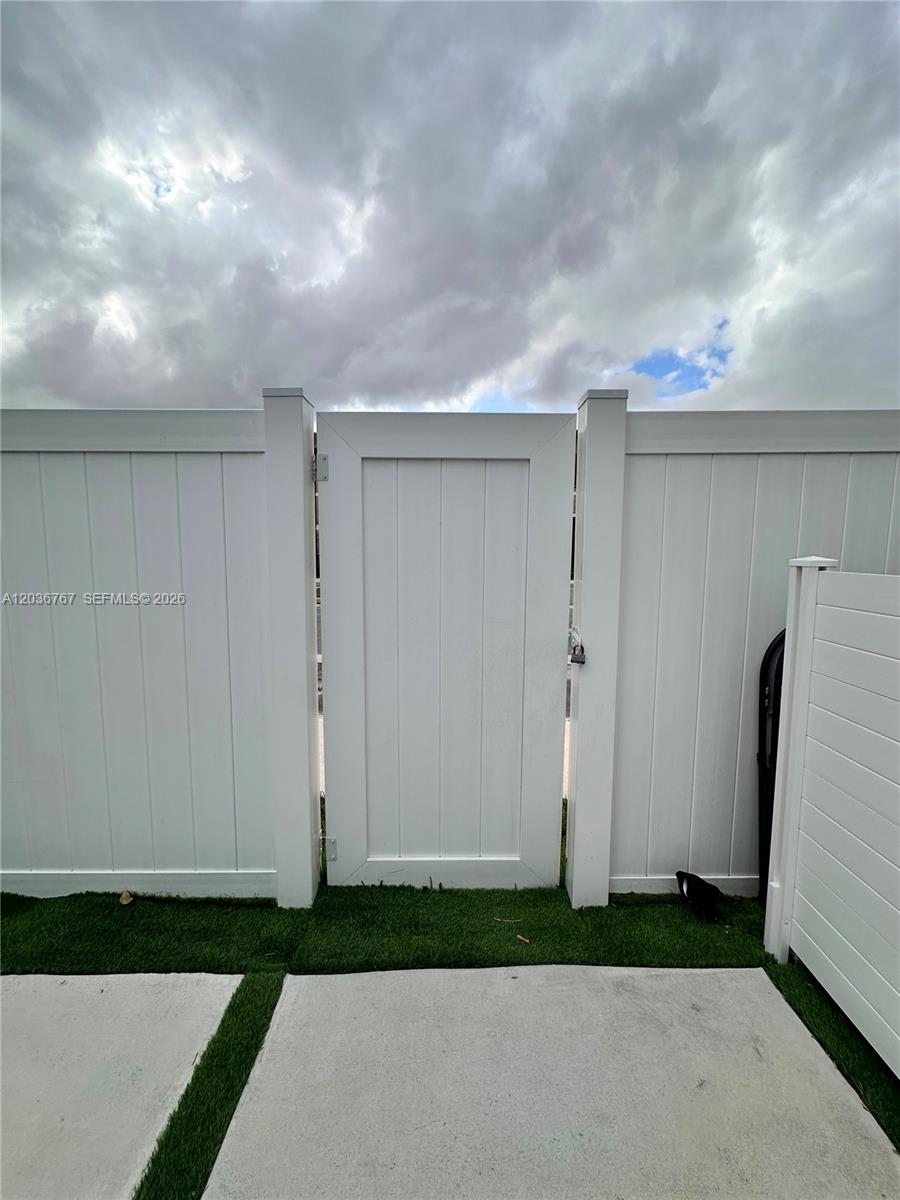 A12036767 Property Photo 19