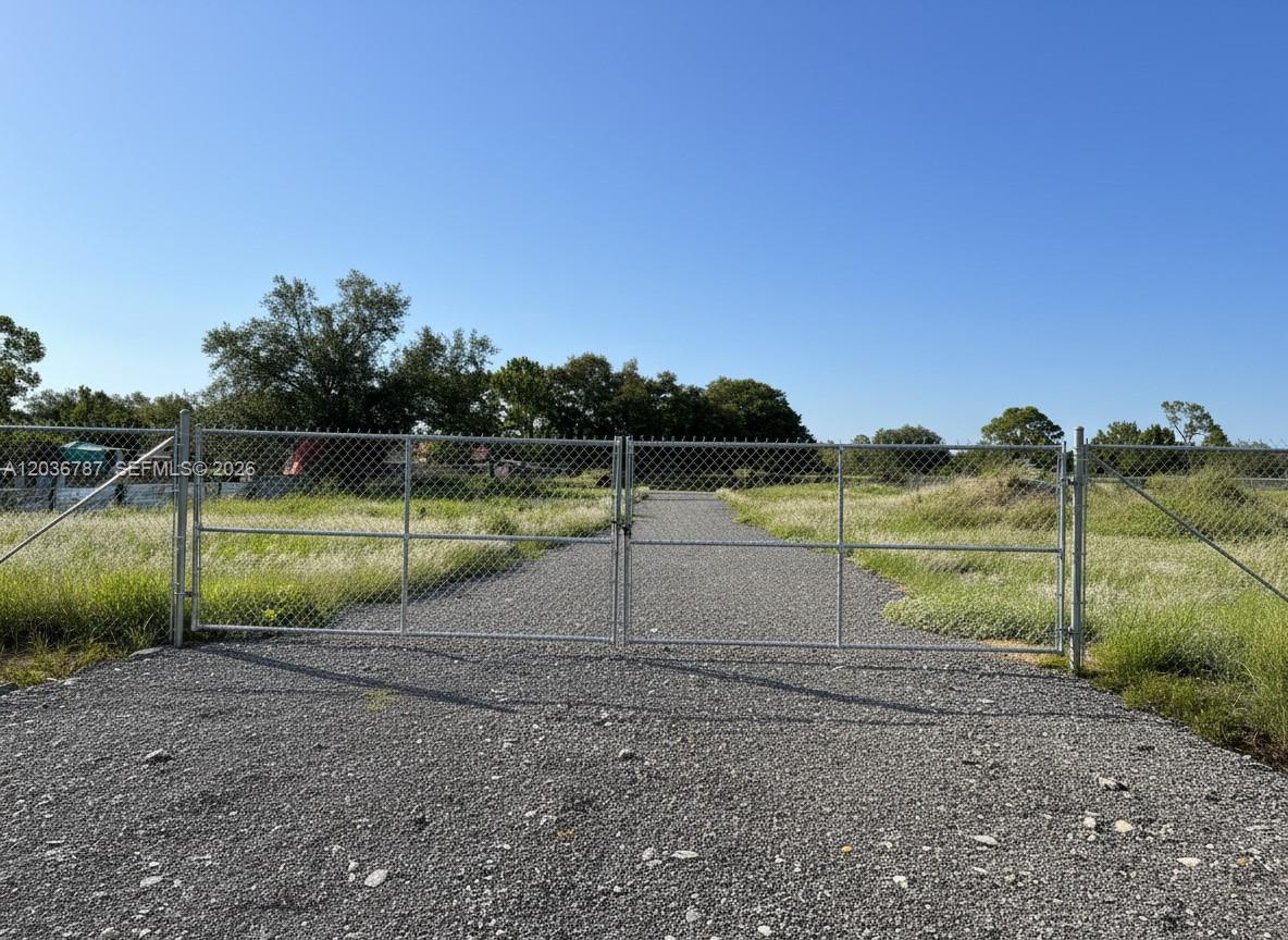 575 S Jinete Street Property Photo 1