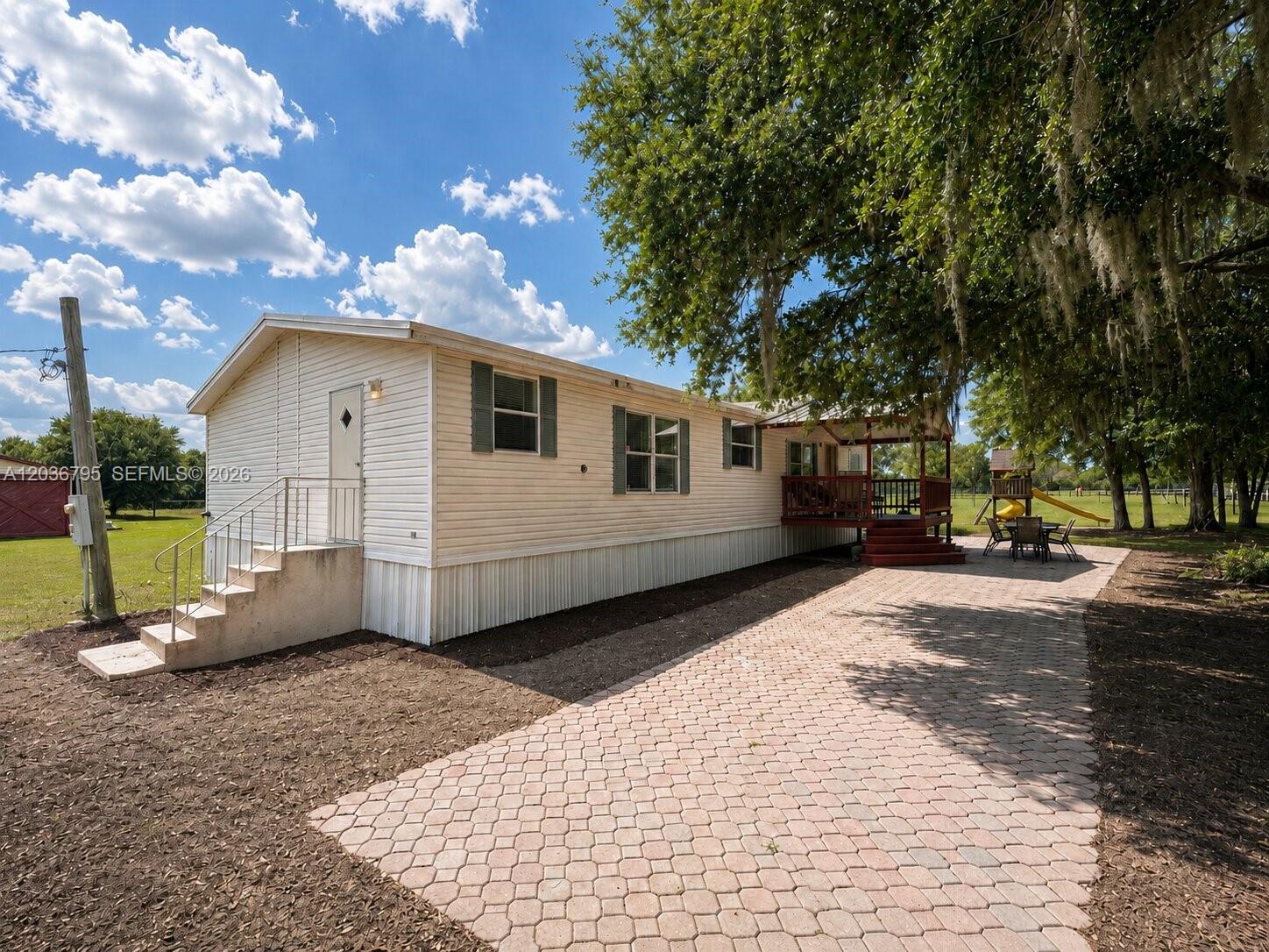 1 Ridge Road Property Photo 2