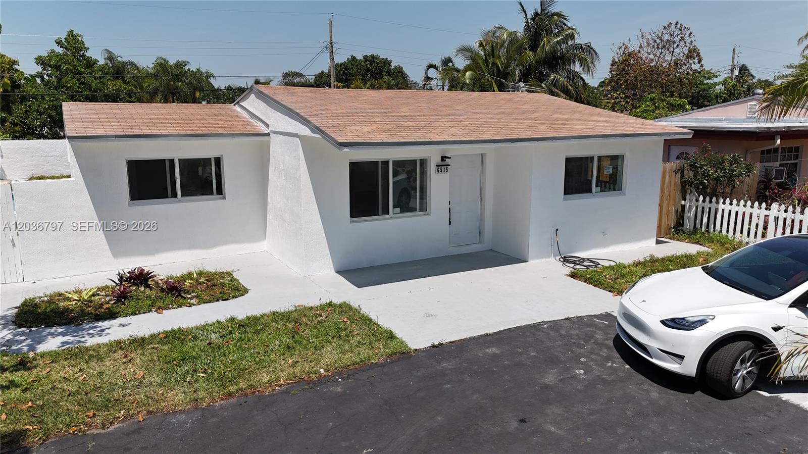 6515 Sw 20th Court Property Photo 1