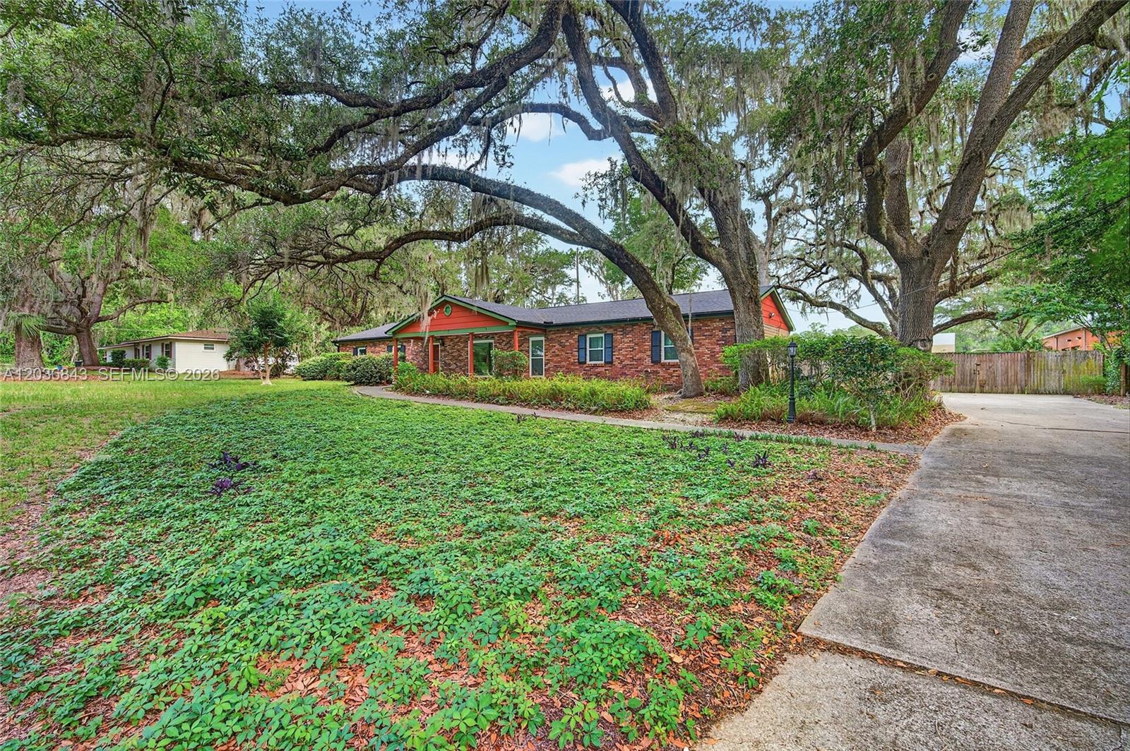 1944 Sw 48th Avenue Property Photo 2
