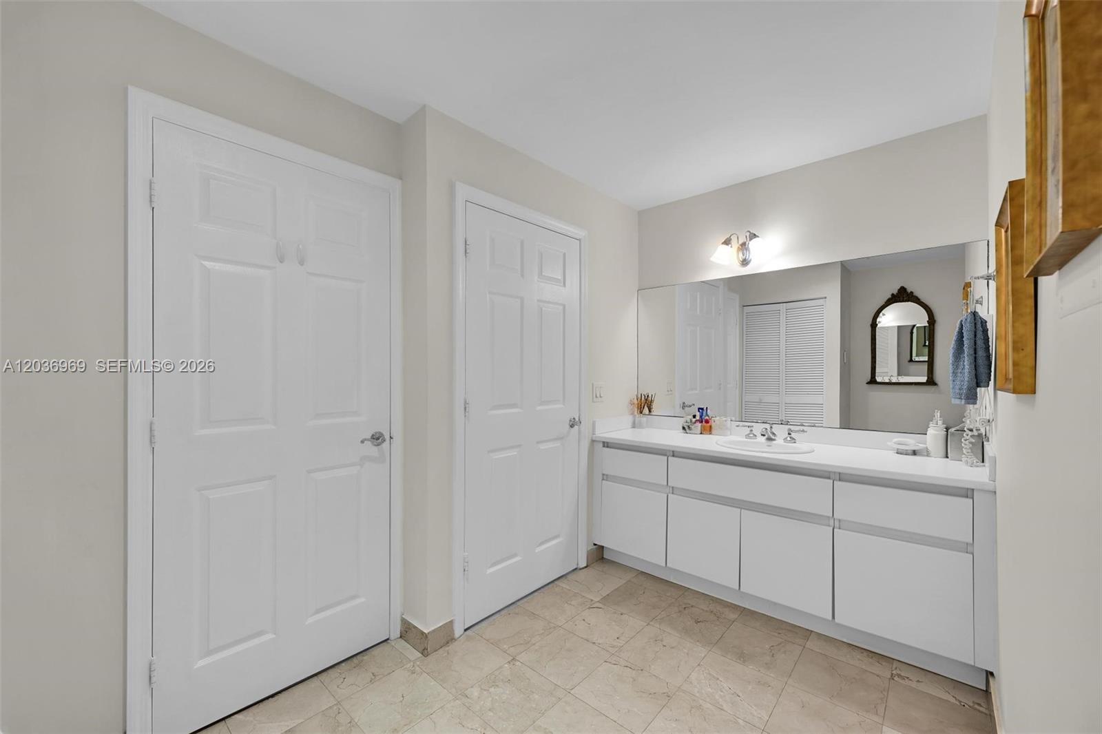 16711 Collins Avenue Bc-10 Property Photo 10