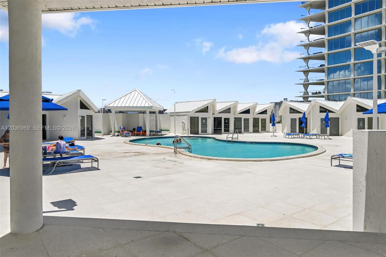16711 Collins Avenue Bc-10 Property Photo 21