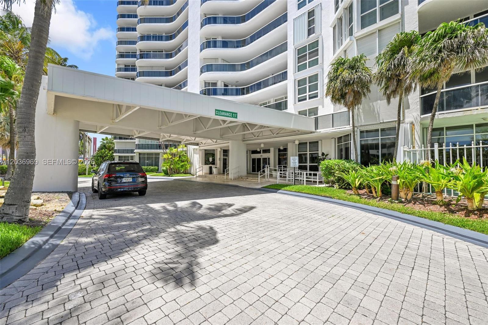 16711 Collins Avenue Bc-10 Property Photo 29