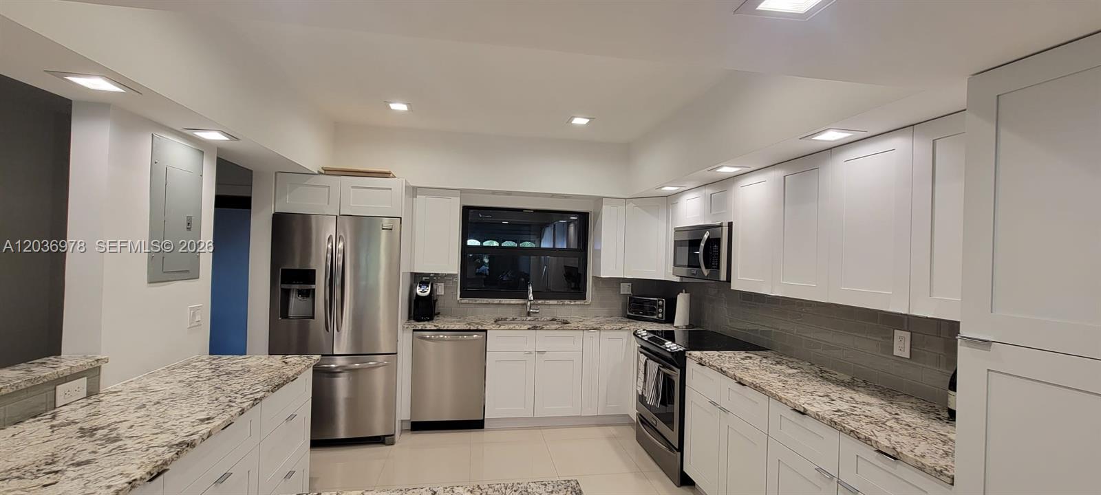 A12036978 Property Photo 14