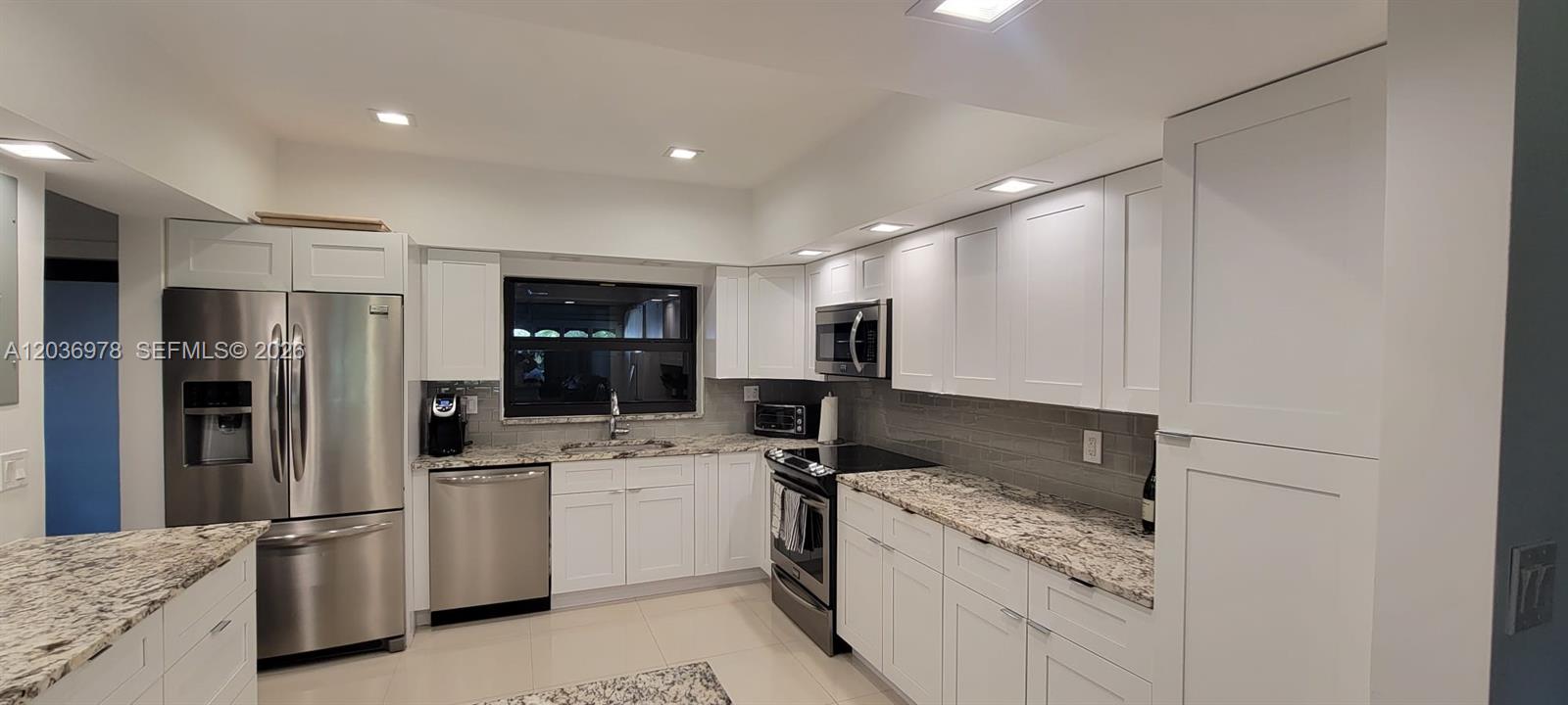 A12036978 Property Photo 16