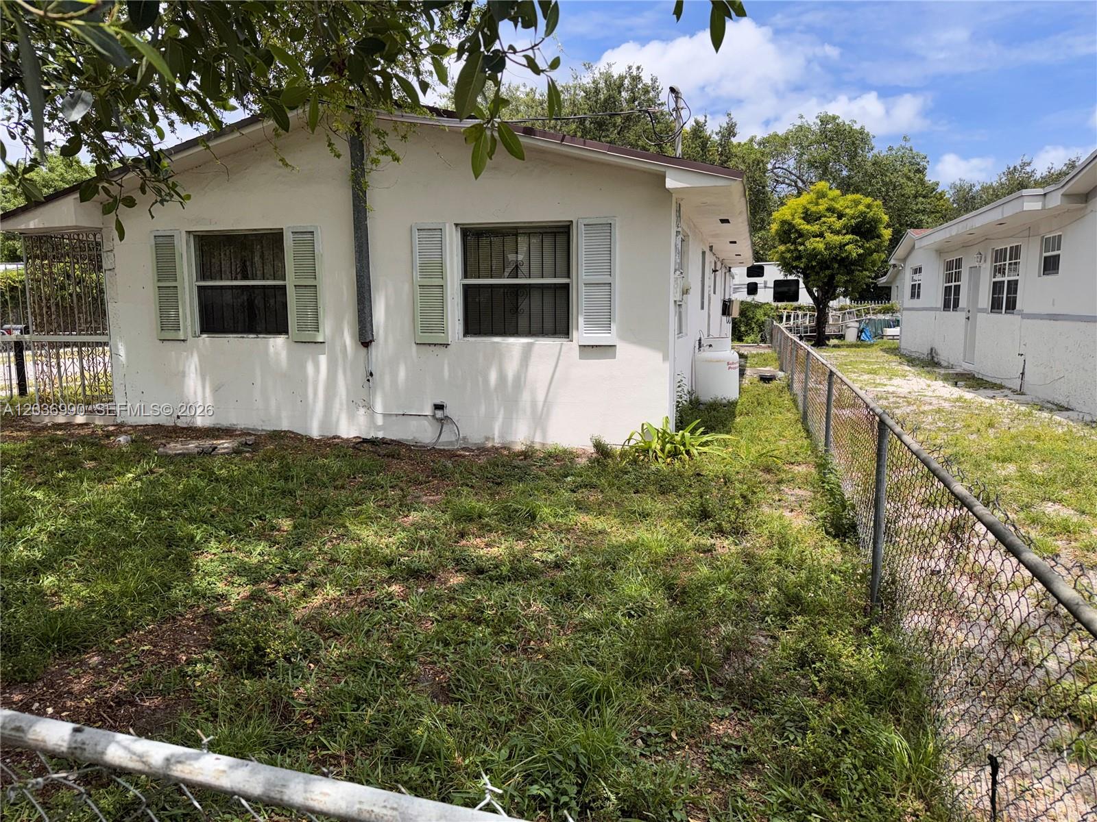 7725 Nw 14th Avenue Property Photo 2
