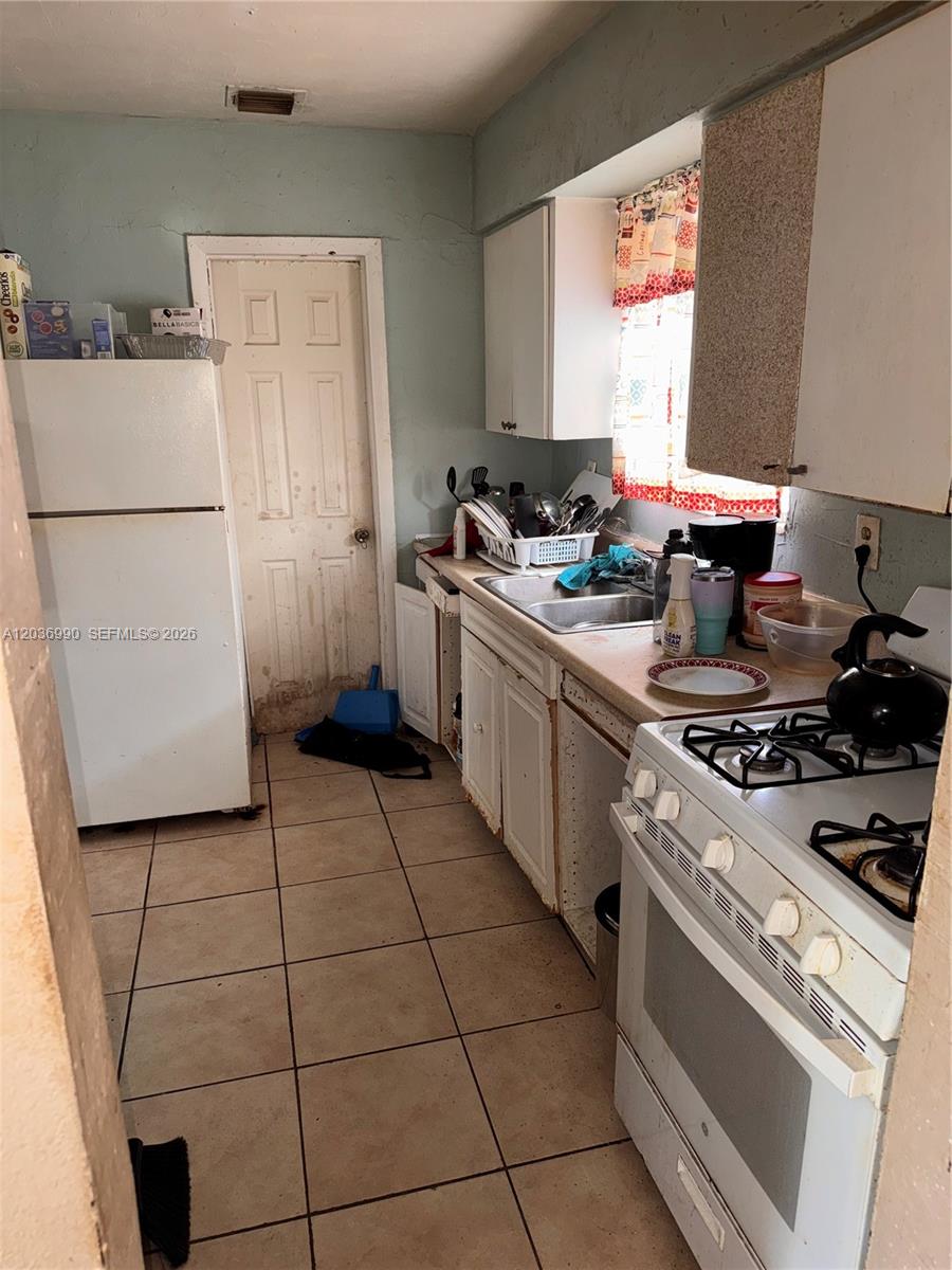 7725 Nw 14th Avenue Property Photo 5