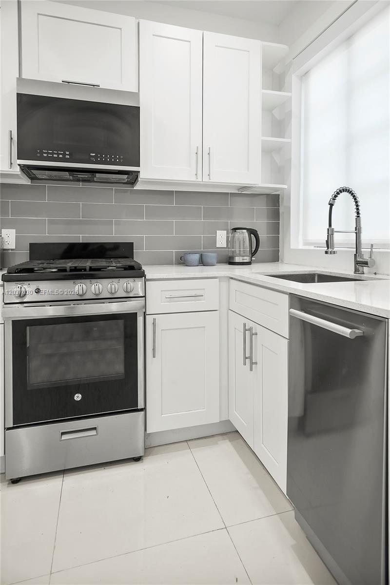 A12037030 Property Photo 13