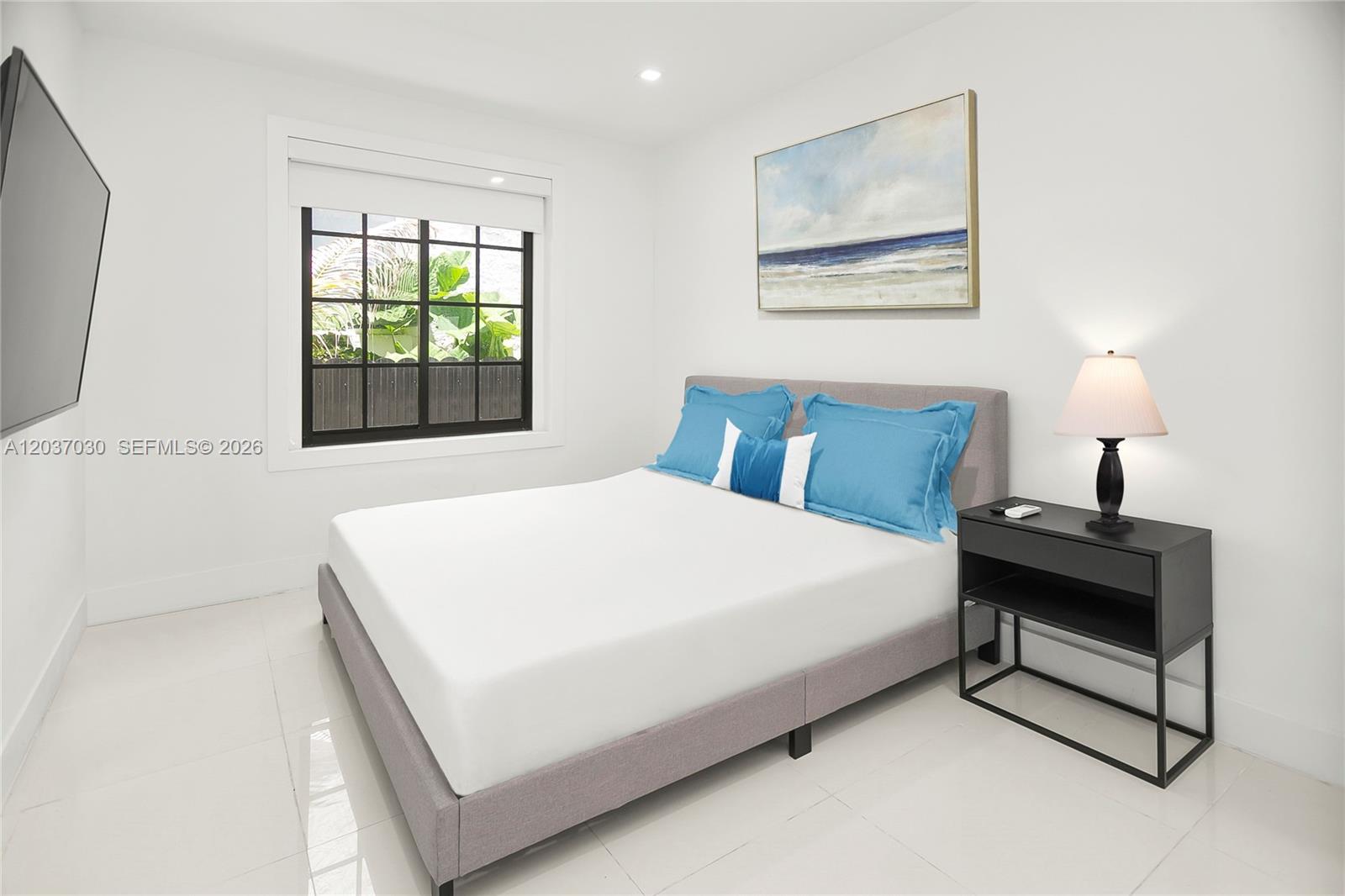 A12037030 Property Photo 14
