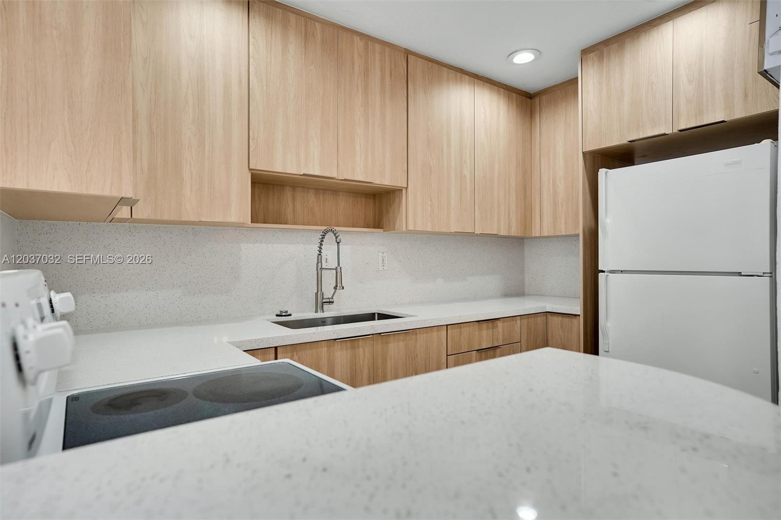 A12037032 Property Photo 8