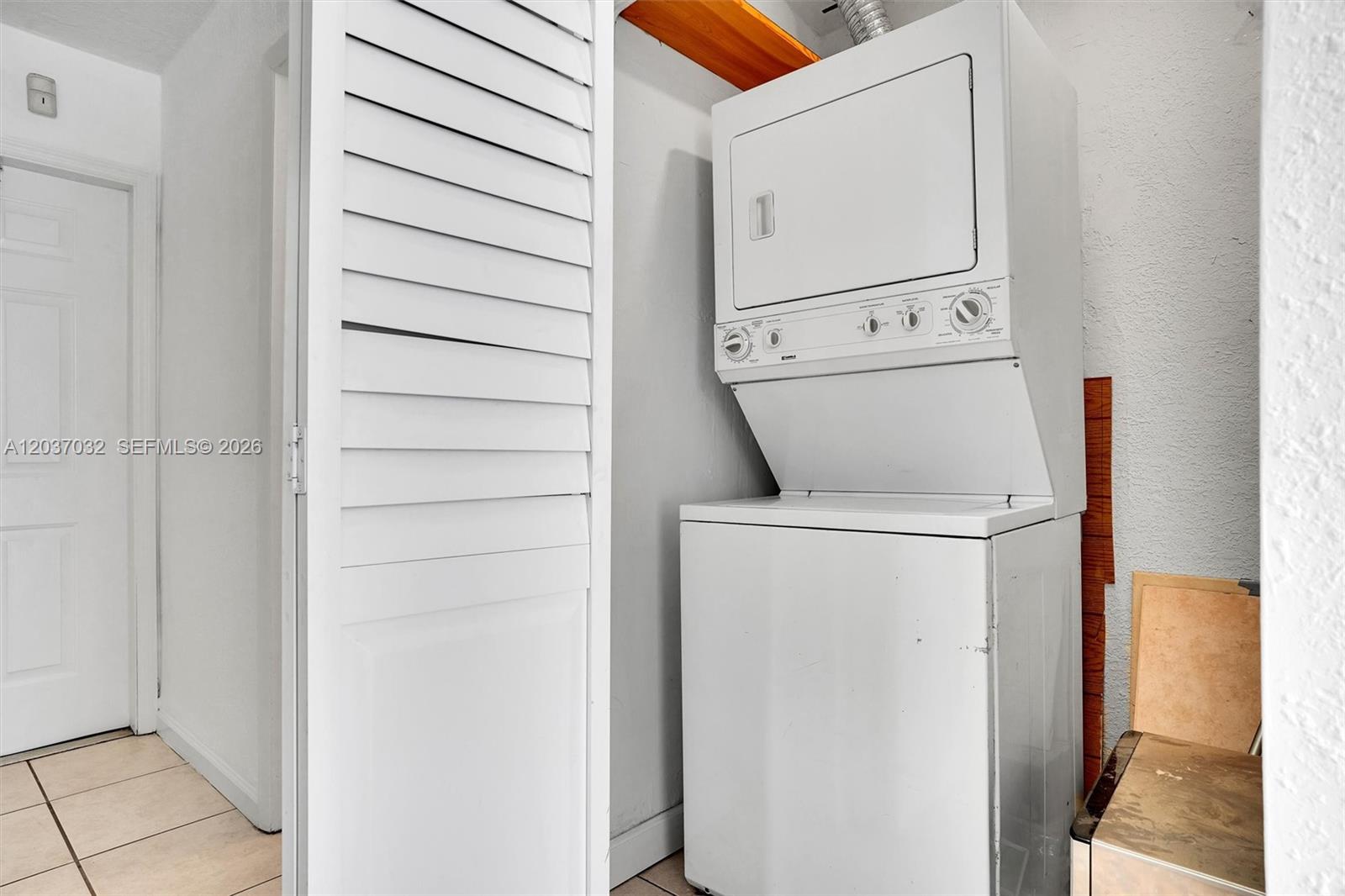 A12037032 Property Photo 9