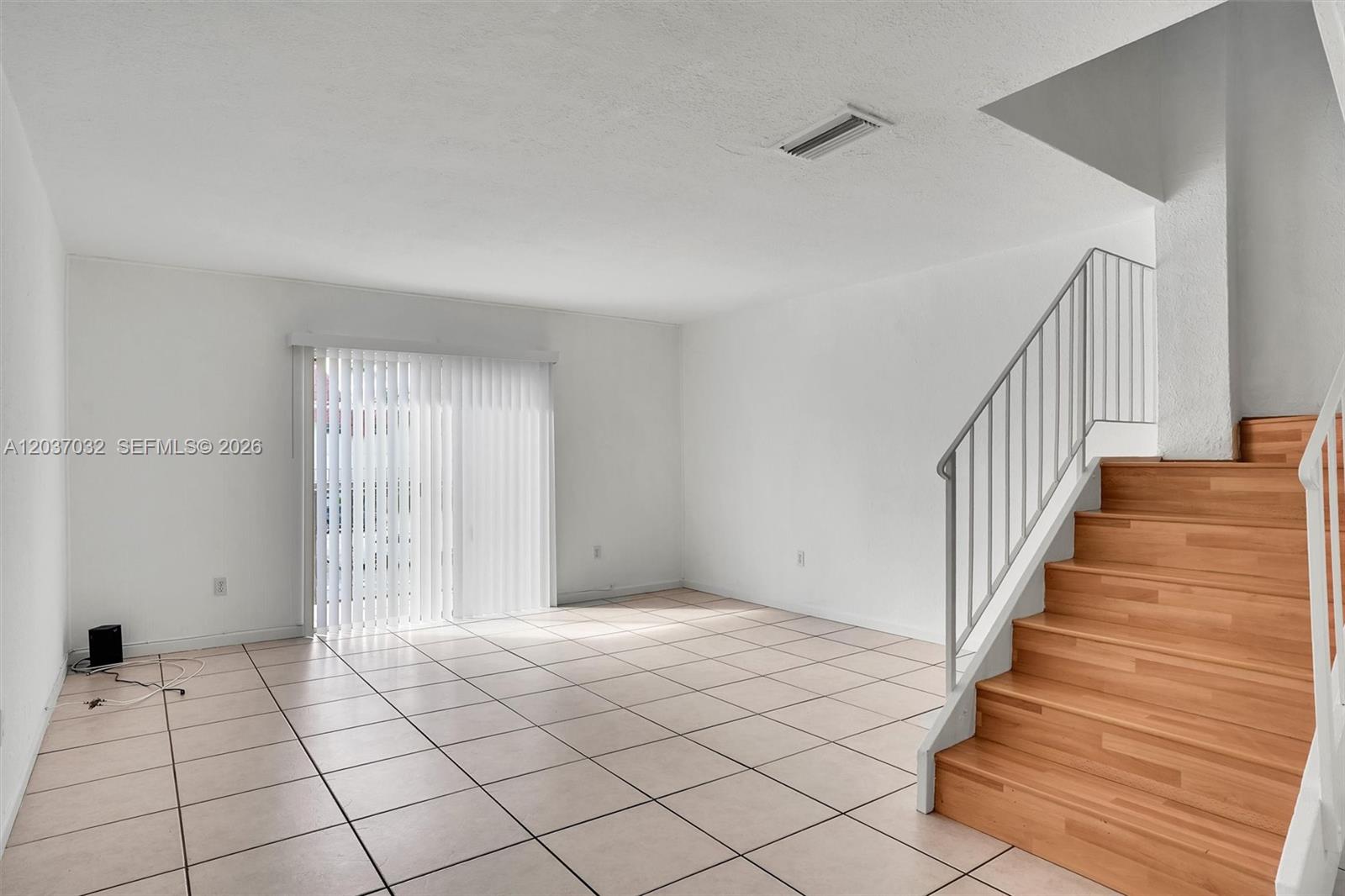 A12037032 Property Photo 11
