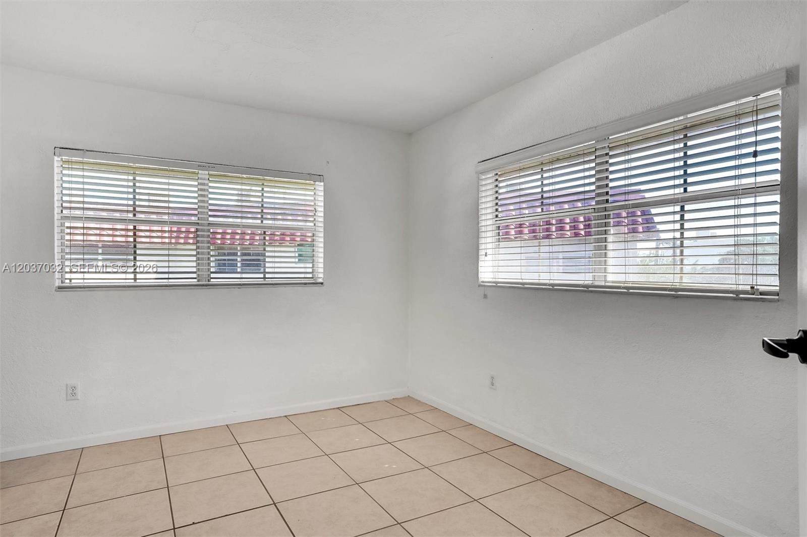 A12037032 Property Photo 17