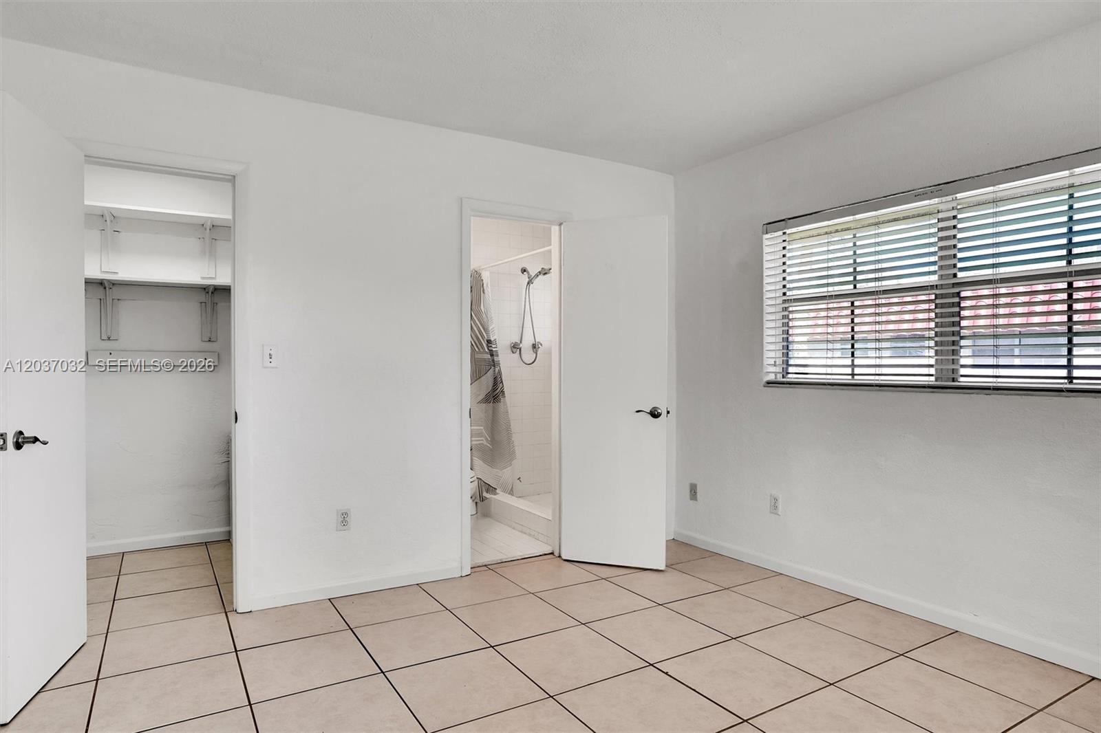 A12037032 Property Photo 18