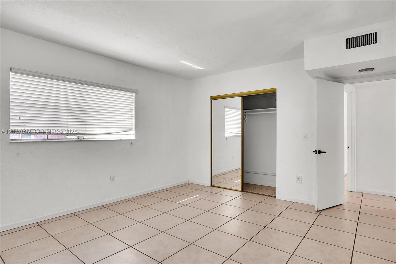 A12037032 Property Photo 21