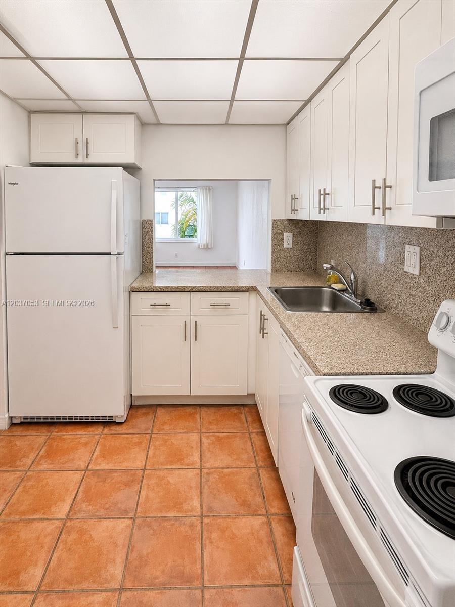 240 Galen Drive 214 Property Photo 4