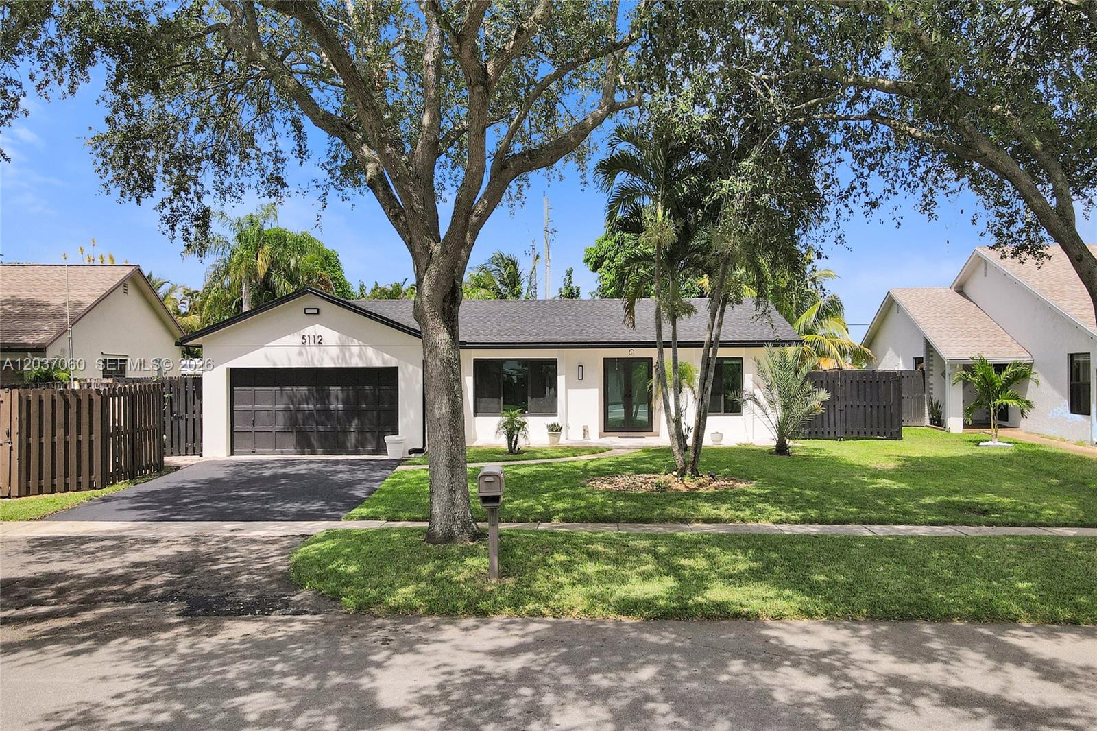 5112 Sw 87th Avenue Property Photo 1