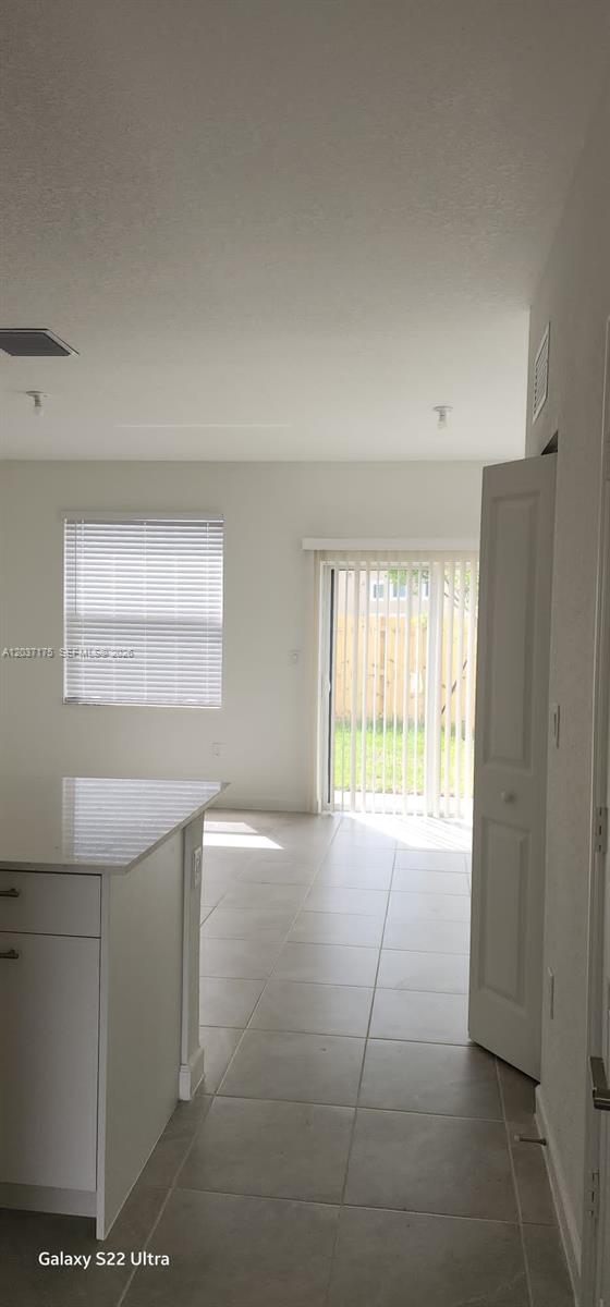 12113 Nw 23rd Court Property Photo 4