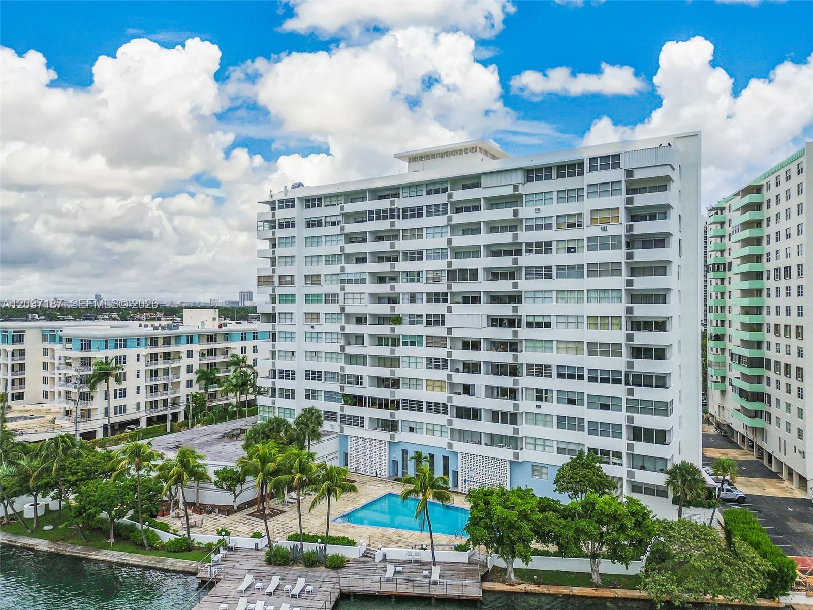 3 Island Avenue 14A
