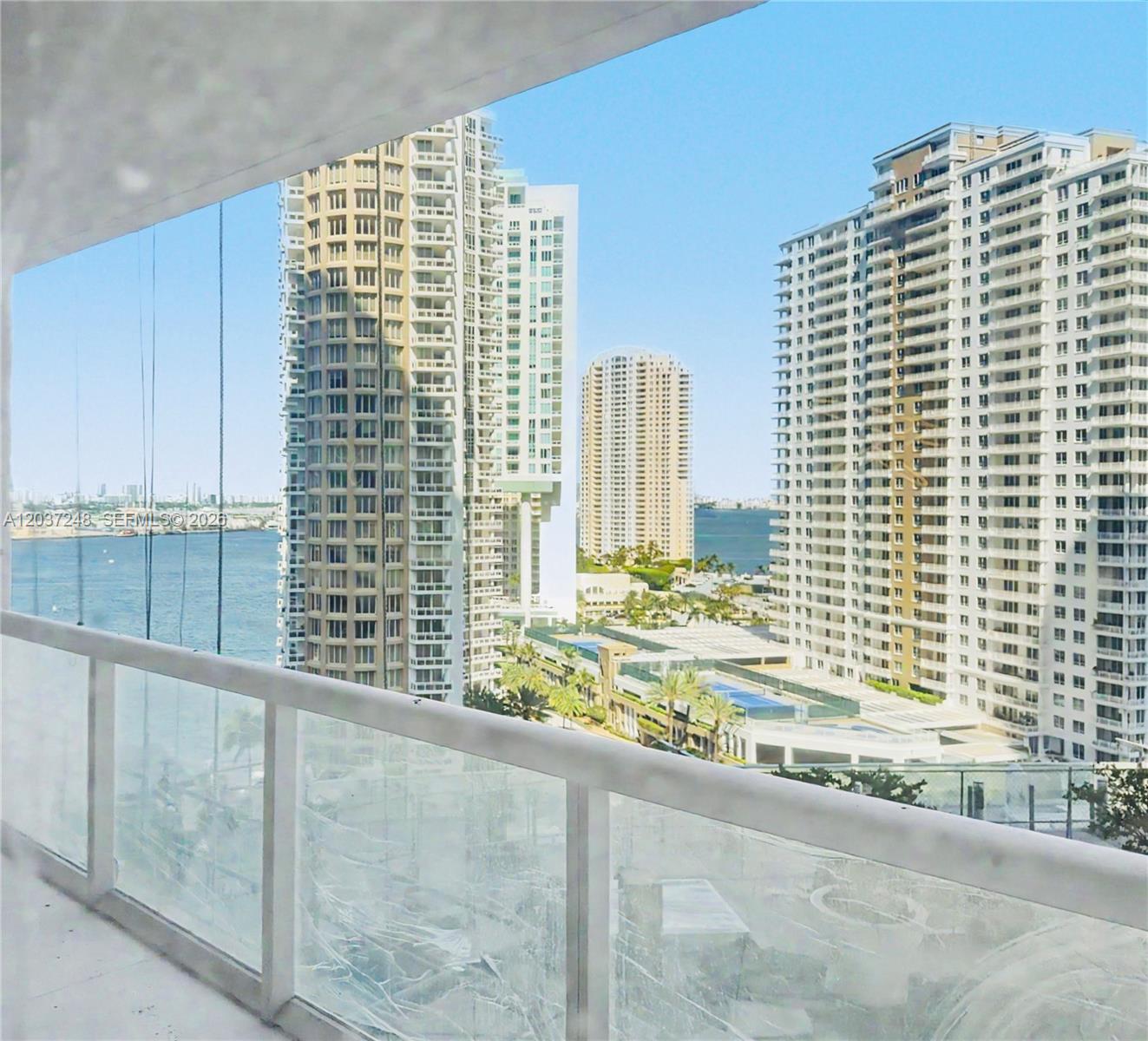 465 Brickell Avenue 1605 Property Photo 21