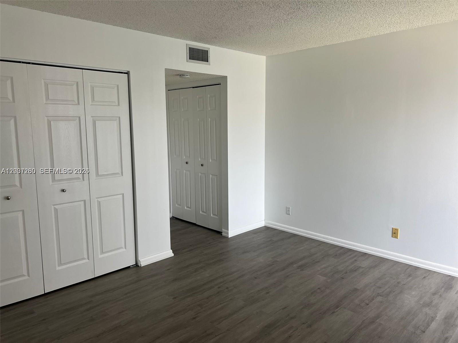 8610 N Sherman Circle 504 Property Photo 8