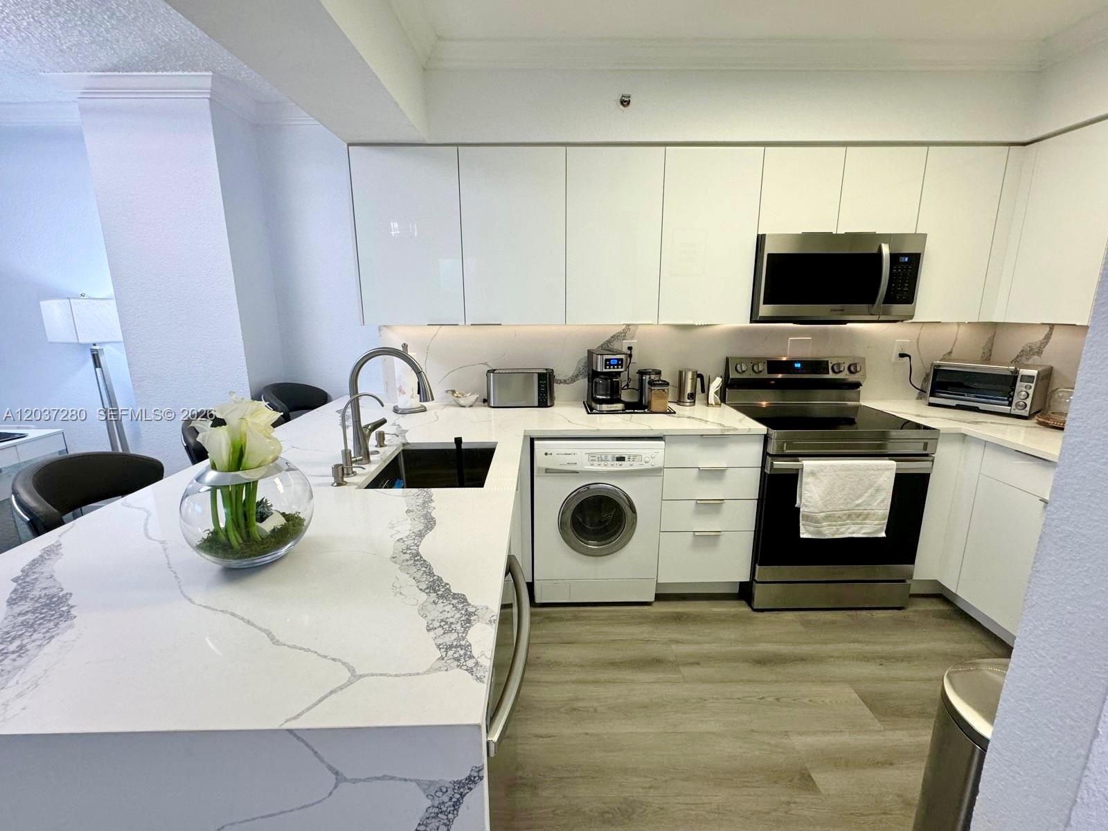 2501 S Ocean Drive L14 Property Photo 1