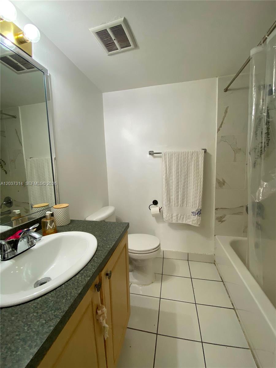605 S Pine Island Road 404a Property Photo 9