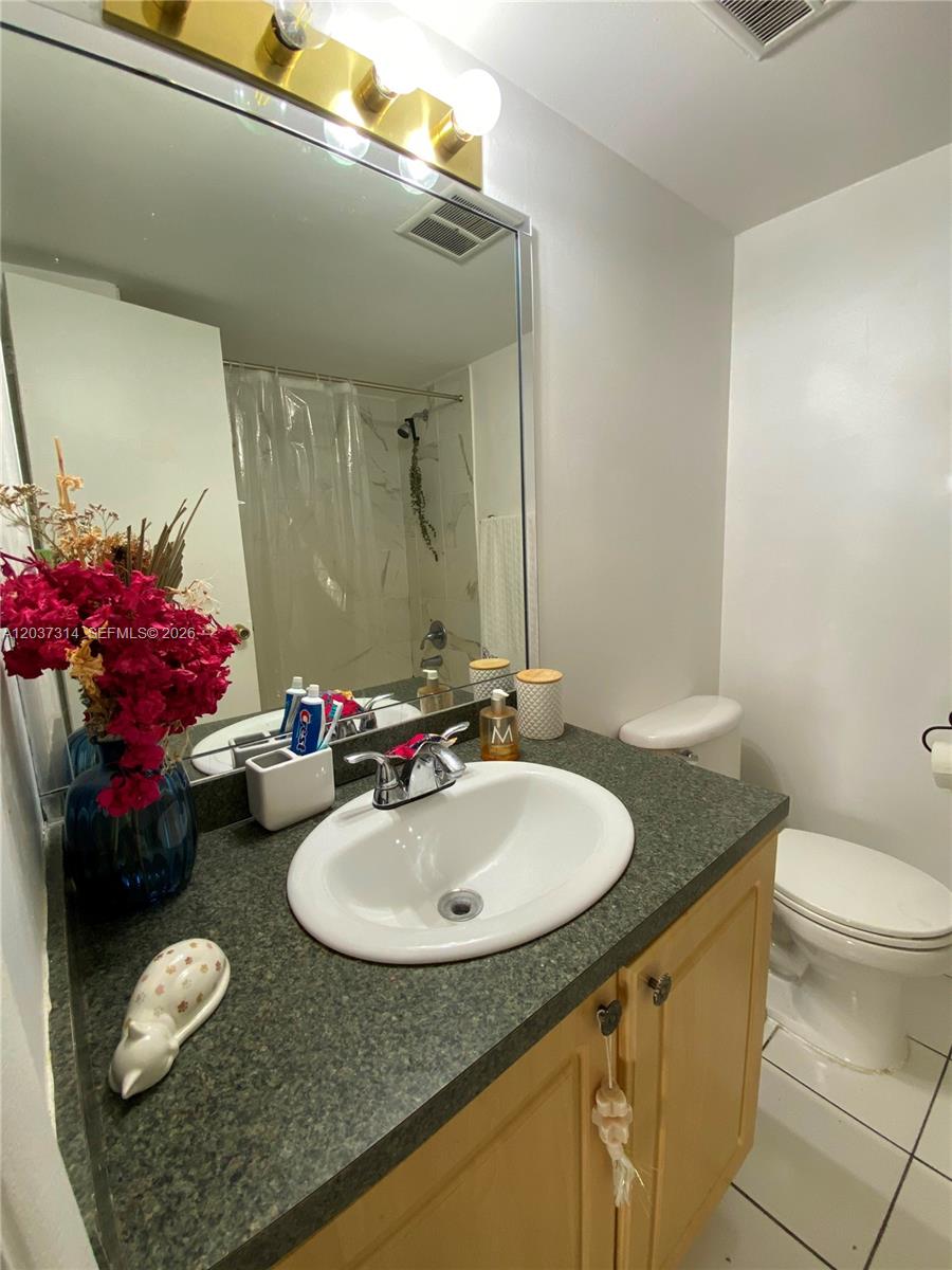 605 S Pine Island Road 404a Property Photo 17