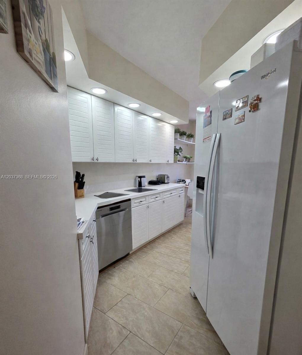 A12037368 Property Photo 10