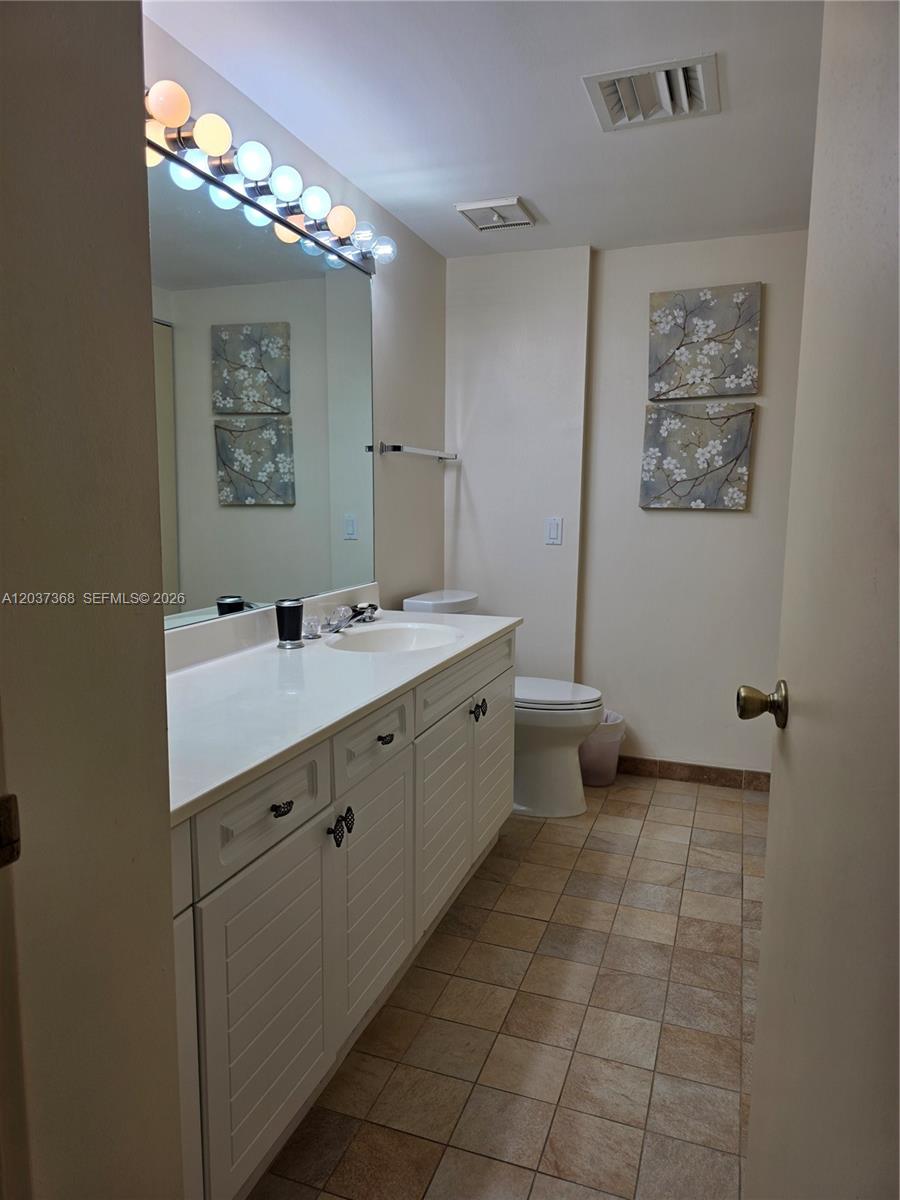 A12037368 Property Photo 14