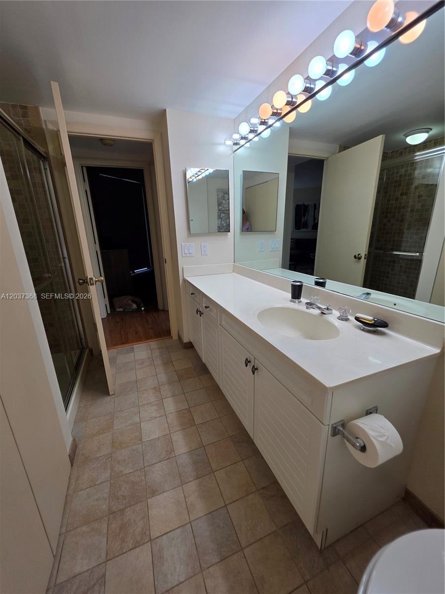 A12037368 Property Photo 15