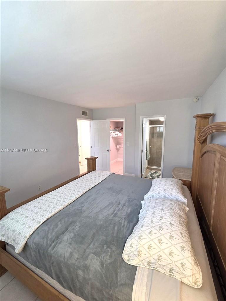 2400 Ne 10th Street 104 Property Photo 12