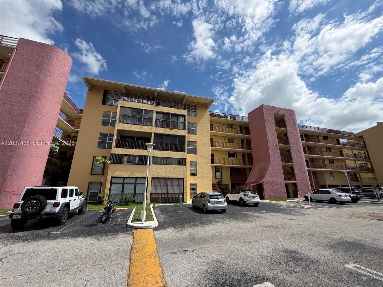 8775 Park Boulevard 406 Property Photo 1