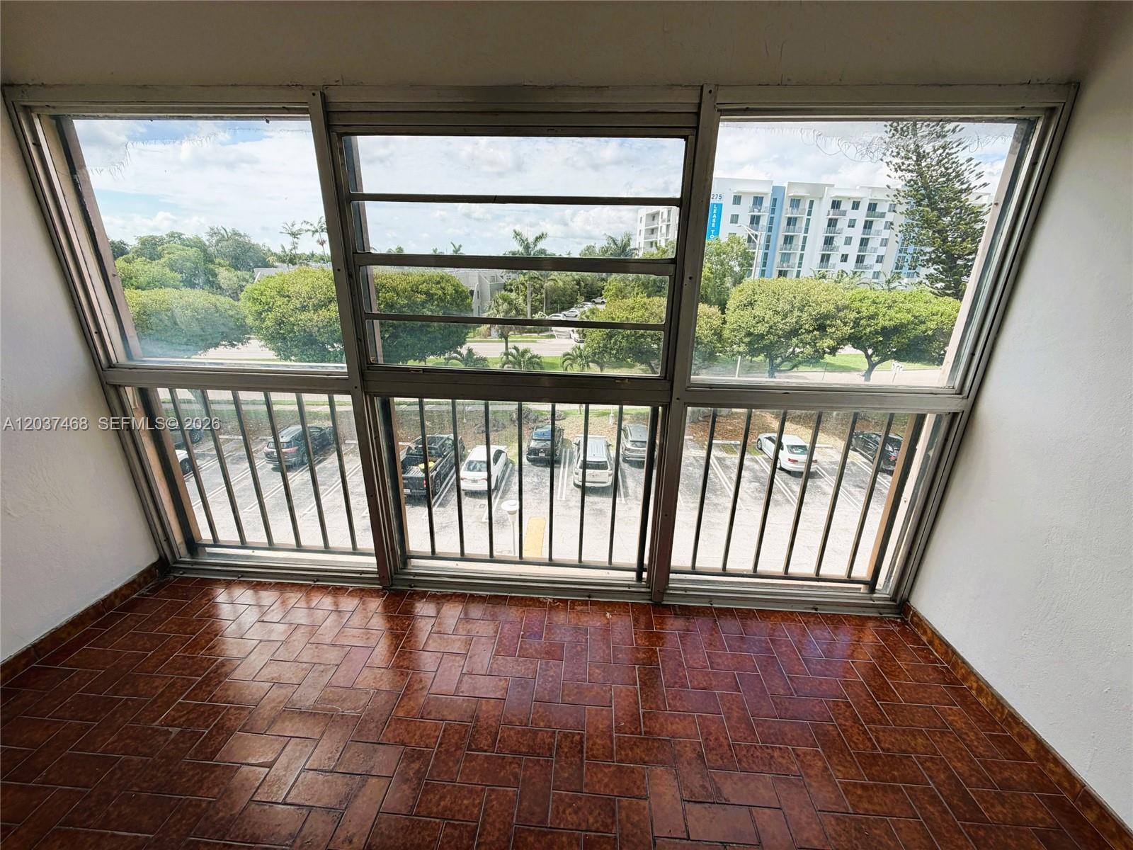8775 Park Boulevard 406 Property Photo 4