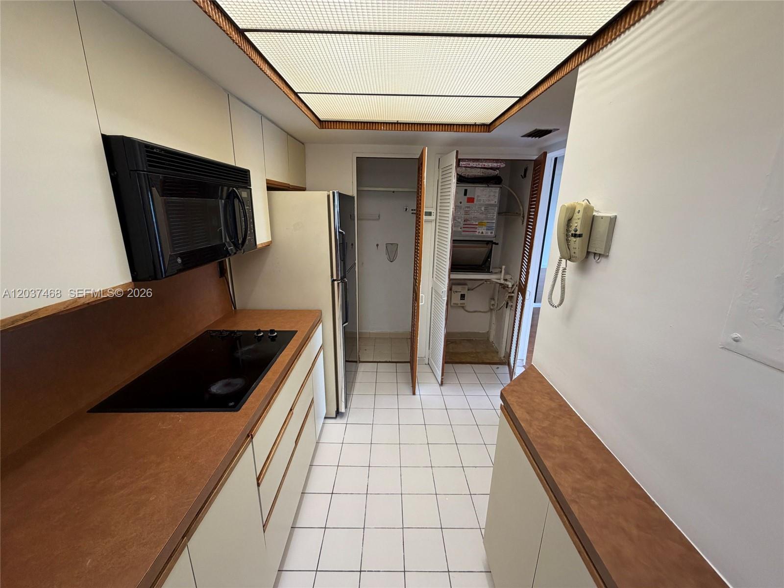 8775 Park Boulevard 406 Property Photo 6