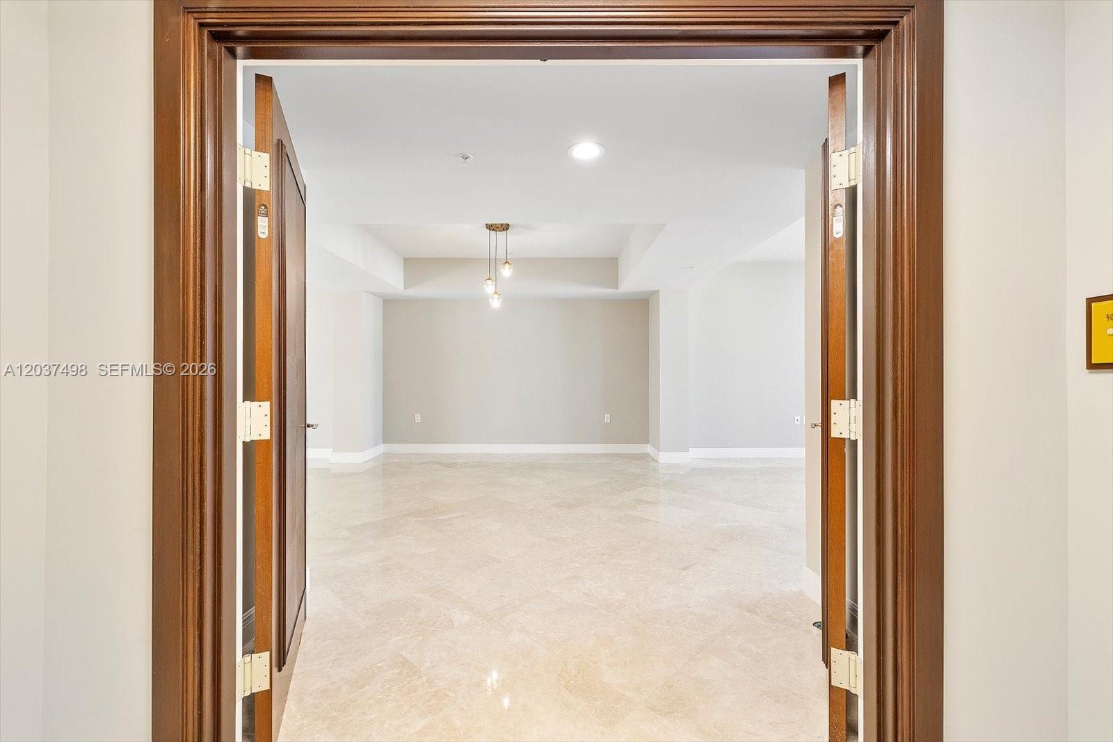 16275 Collins Avenue 502 Property Photo 3