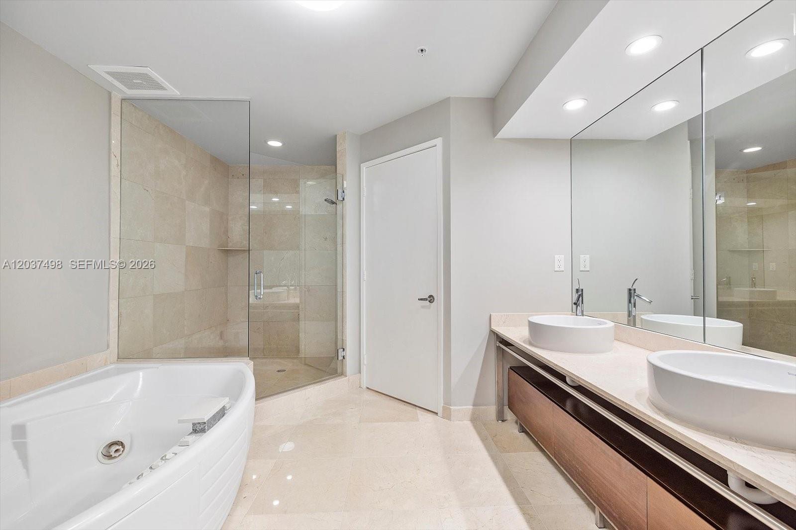 16275 Collins Avenue 502 Property Photo 16
