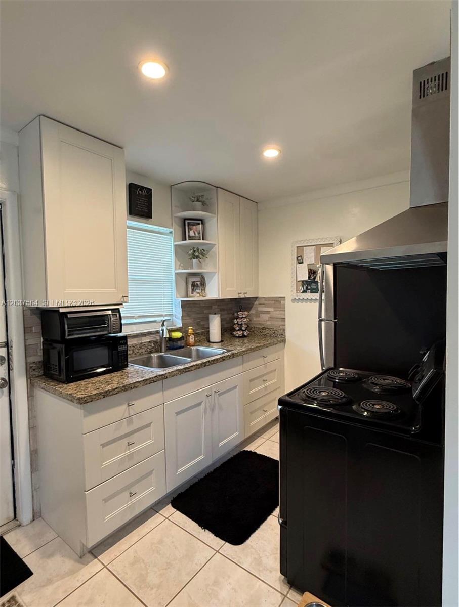 612 W Drew Street E Property Photo 6